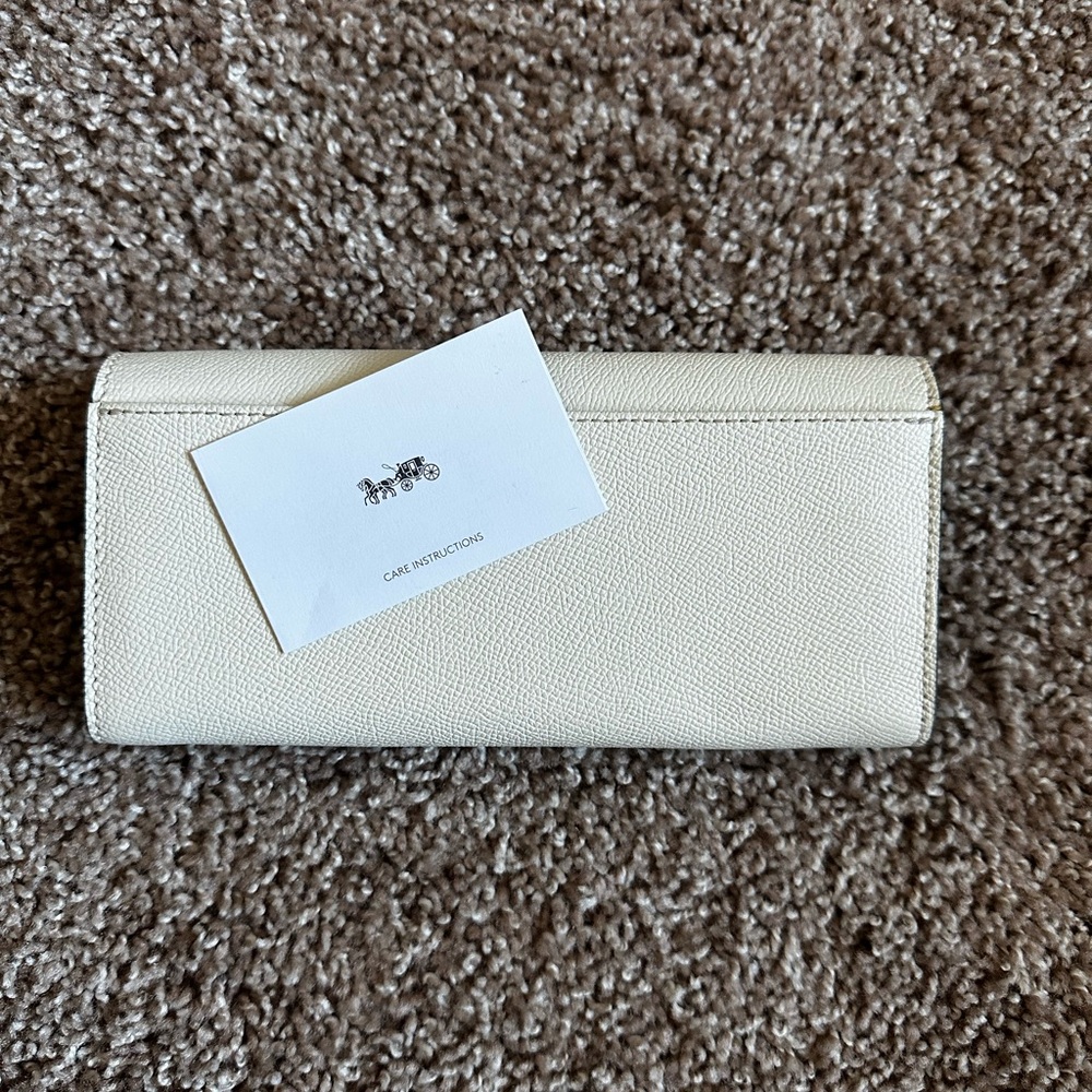 🤍Ivory Coach Wallet🤍 - Picture 4 of 4